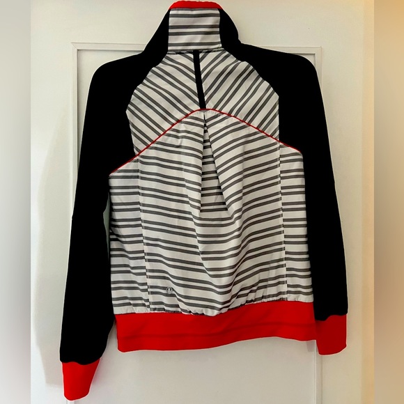 Lululemon Jacket size 2 - Picture 2 of 2